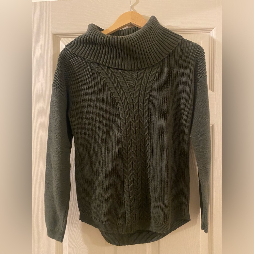 Banana republic cable knit sweater